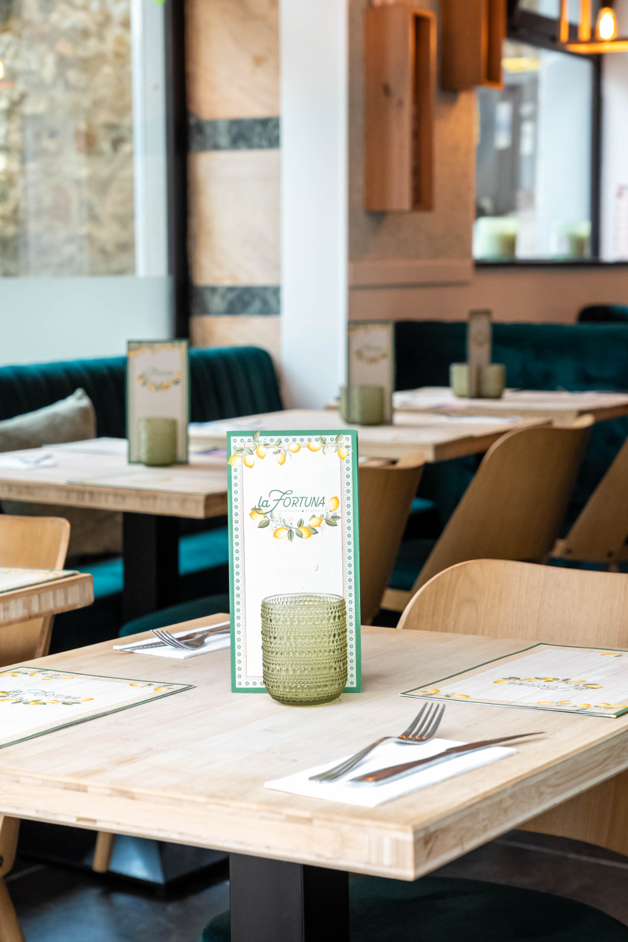 Le menu de La Fortuna dressé sur la table